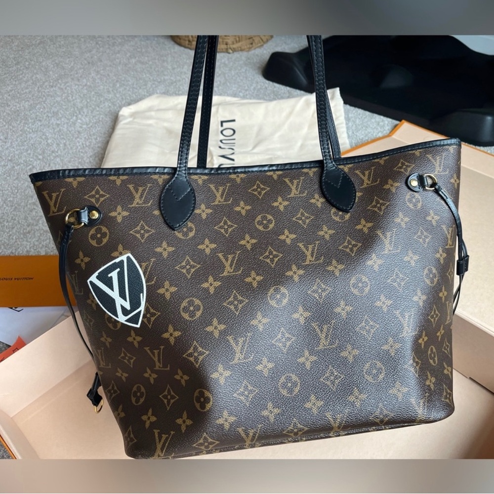 LV Neverfull MM- World Tour